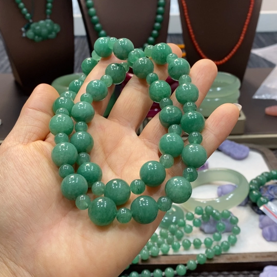 石英岩玉未镶嵌颈饰