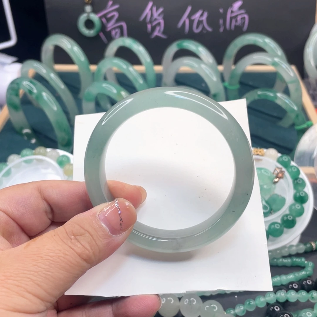 石英质玉未镶嵌手镯