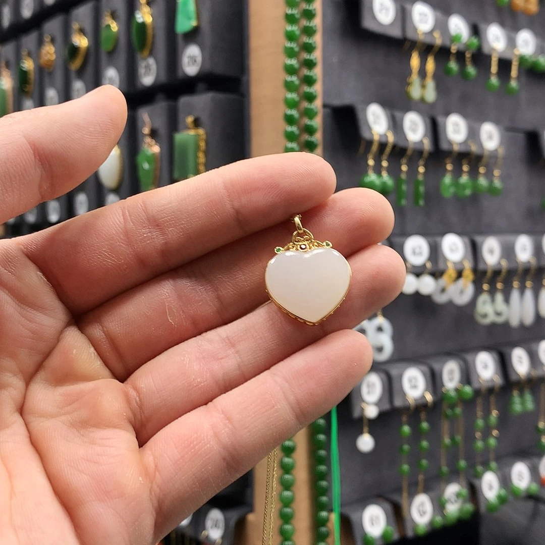 和田玉颈饰18K金镶嵌