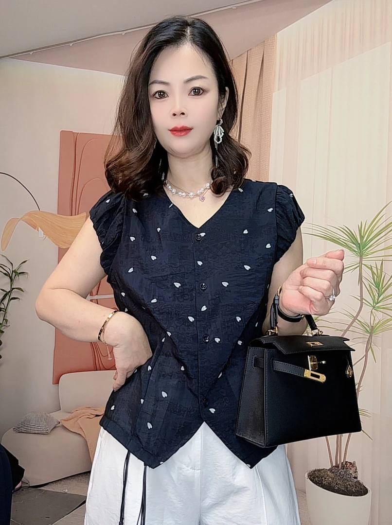 韩熙家夏季新款微透复古印花法式梆带飞袖独特小衫凉感上衣女