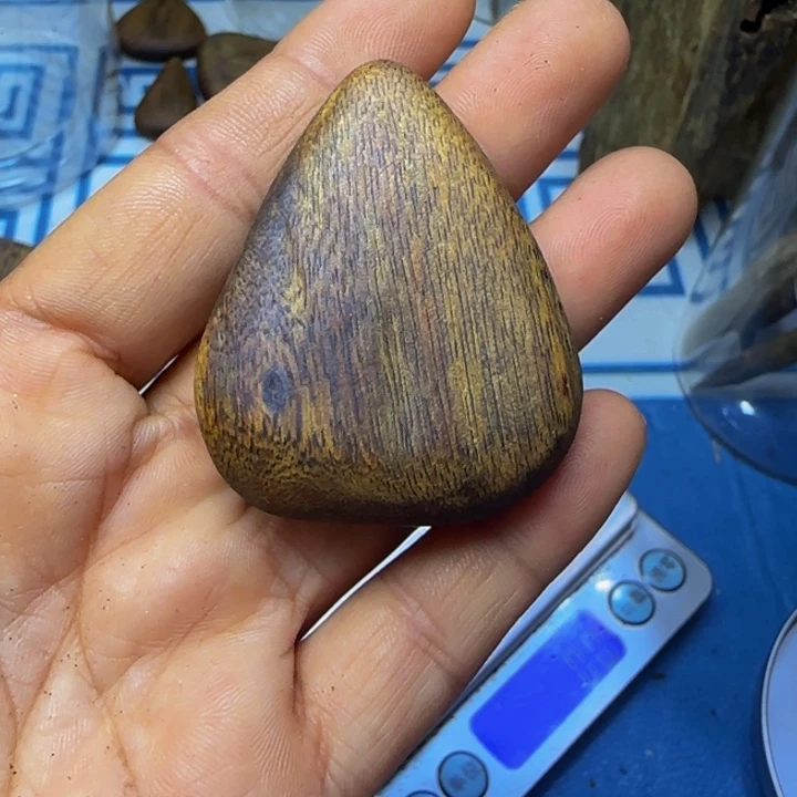 木海南白奇小吊坠8.7克