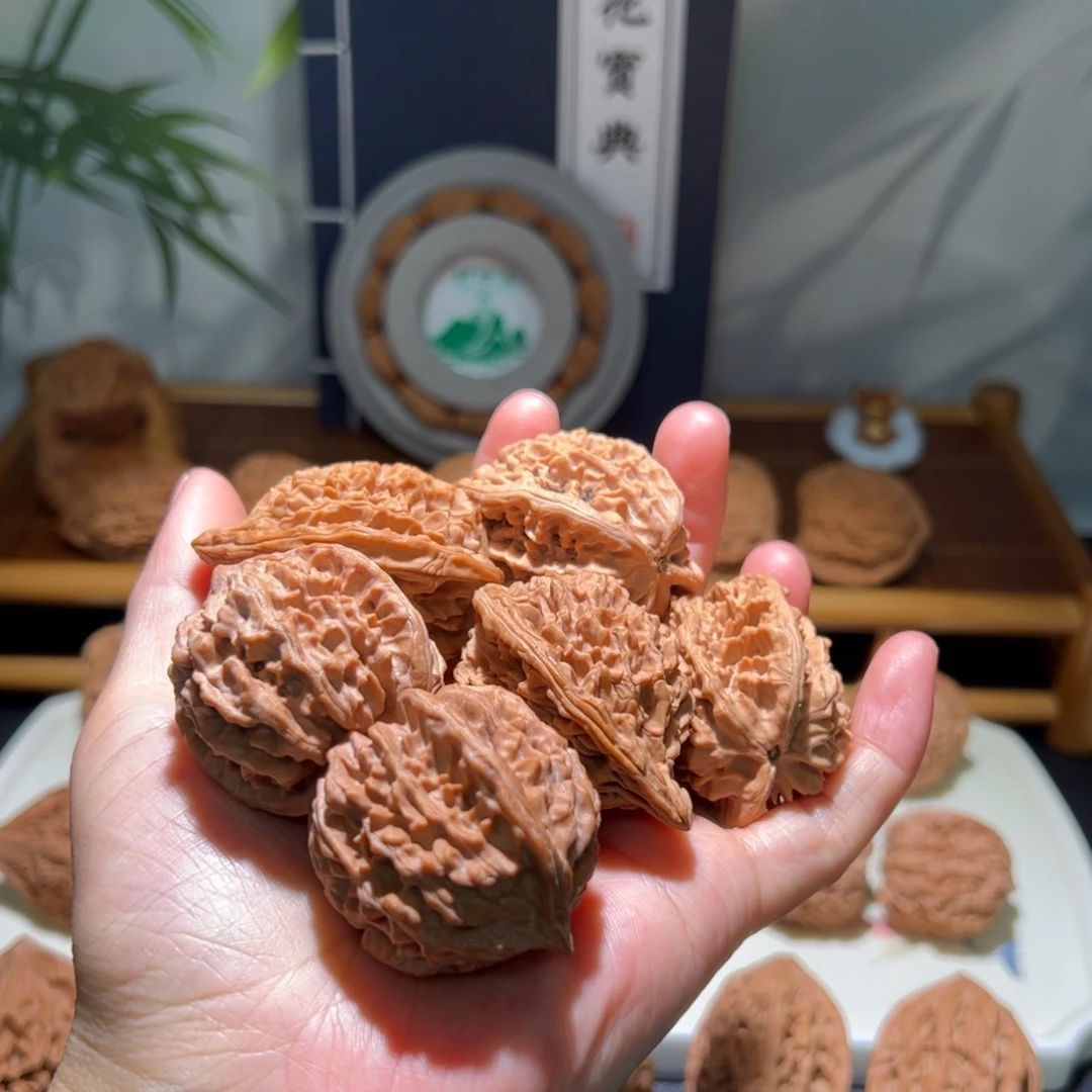 文玩核桃把件金毛狮王，火凤苍山鸡心福利