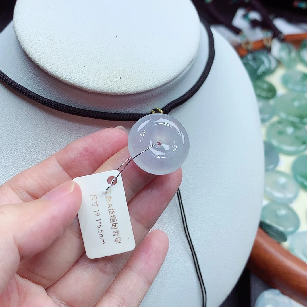 翡翠未镶嵌颈饰编号9，19.1/5.5