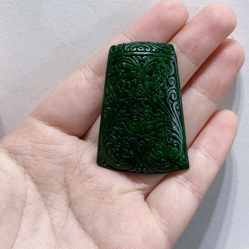 【闪购商品】翡翠未镶嵌颈饰