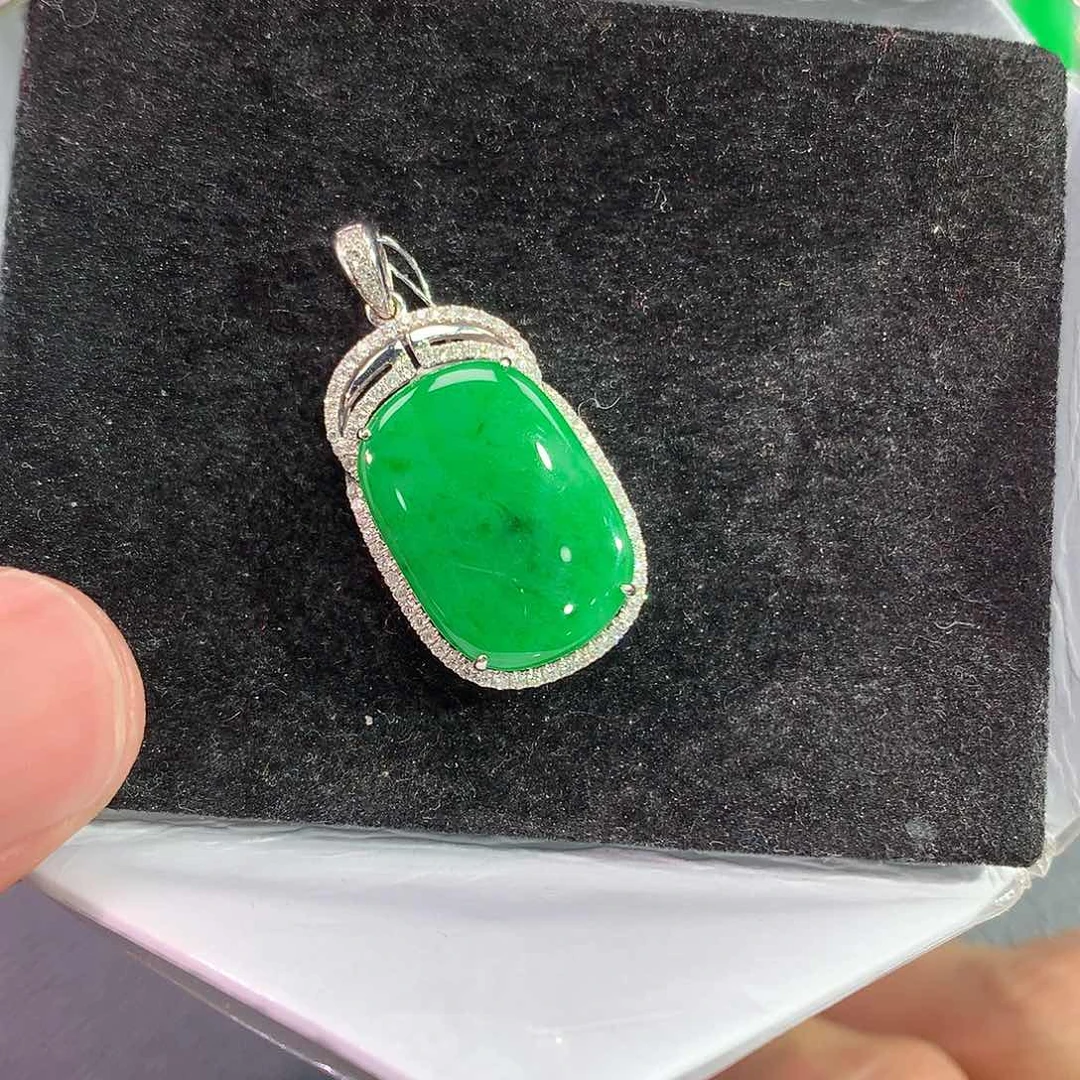 翡翠吊坠(赠链)18K金镶嵌