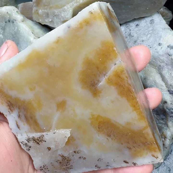 和田玉未镶嵌珠宝半成品