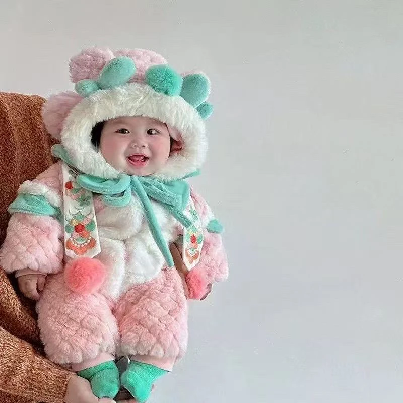 粉色小龙人毛毛衣