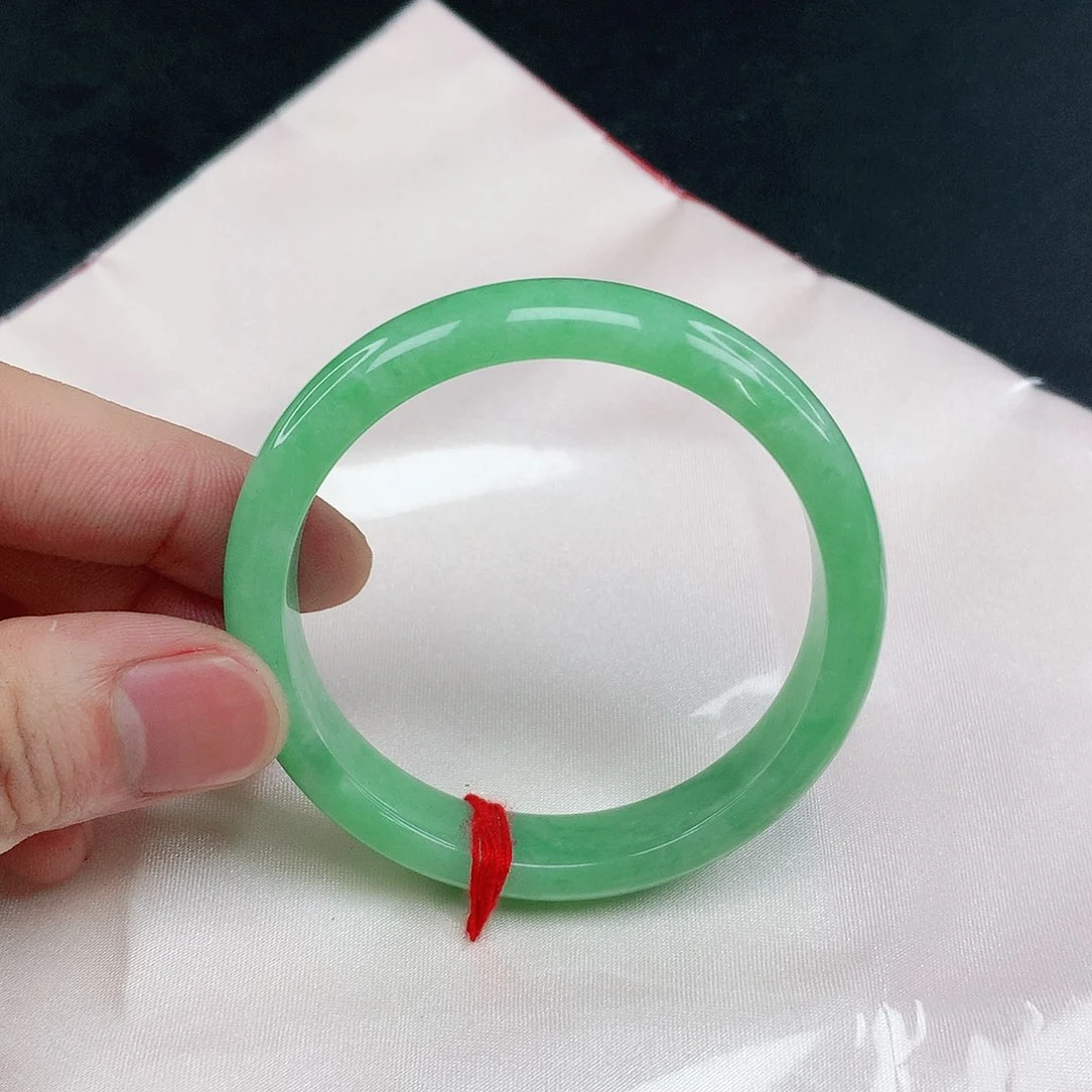 翡翠手镯未镶嵌圈51。0503