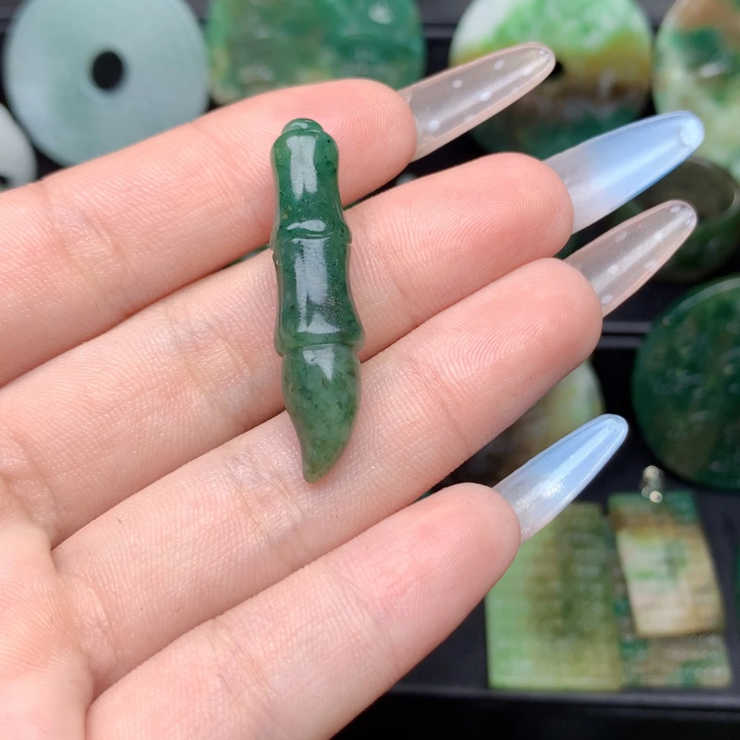 未镶嵌独山玉颈饰