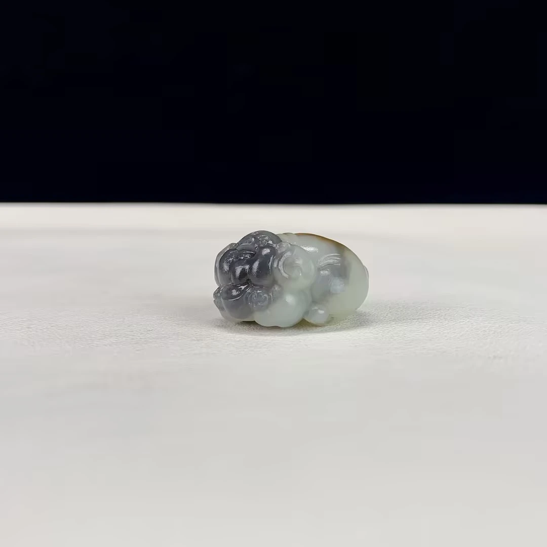 【豫人豫品】和田玉毛货定制吊坠三色猪H652