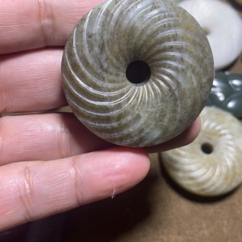 和田玉未镶嵌挂件