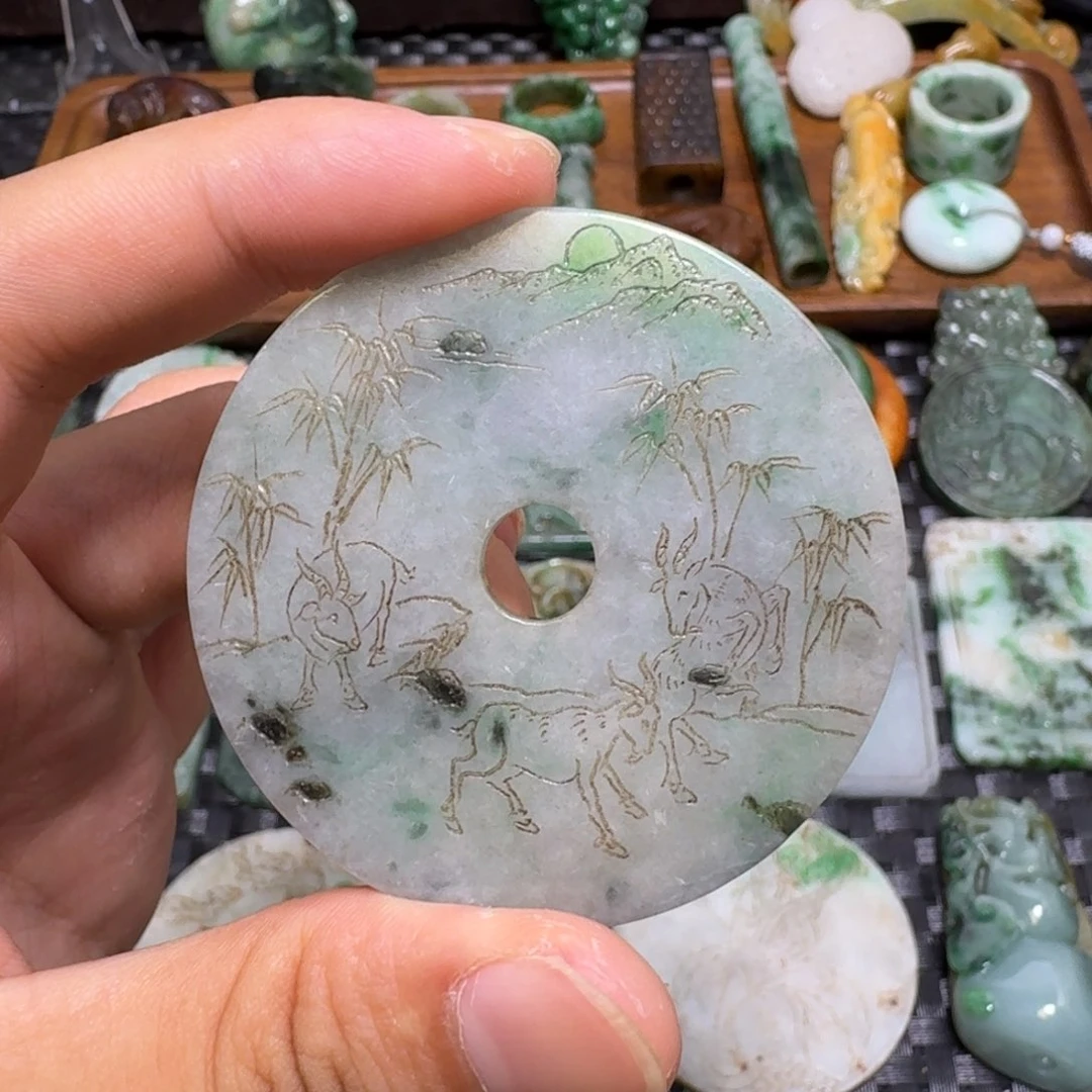 翡翠未镶嵌颈饰0****3翡翠颈饰未镶嵌