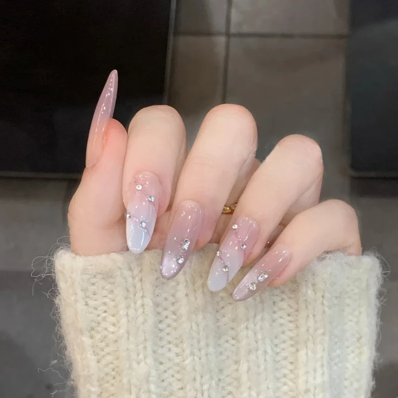 2025年夏日淡雅紫色猫眼纯手工穿戴甲碎钻高级感显白小众美甲贴片