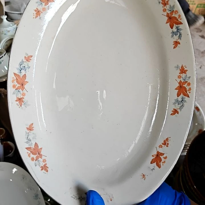 陶瓷盘子碗啥都有