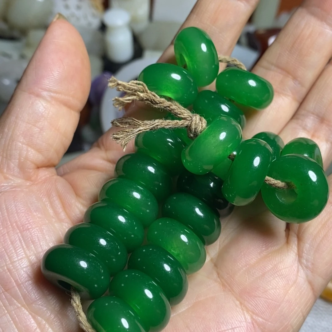 颈饰未镶嵌和田玉（糖玉）