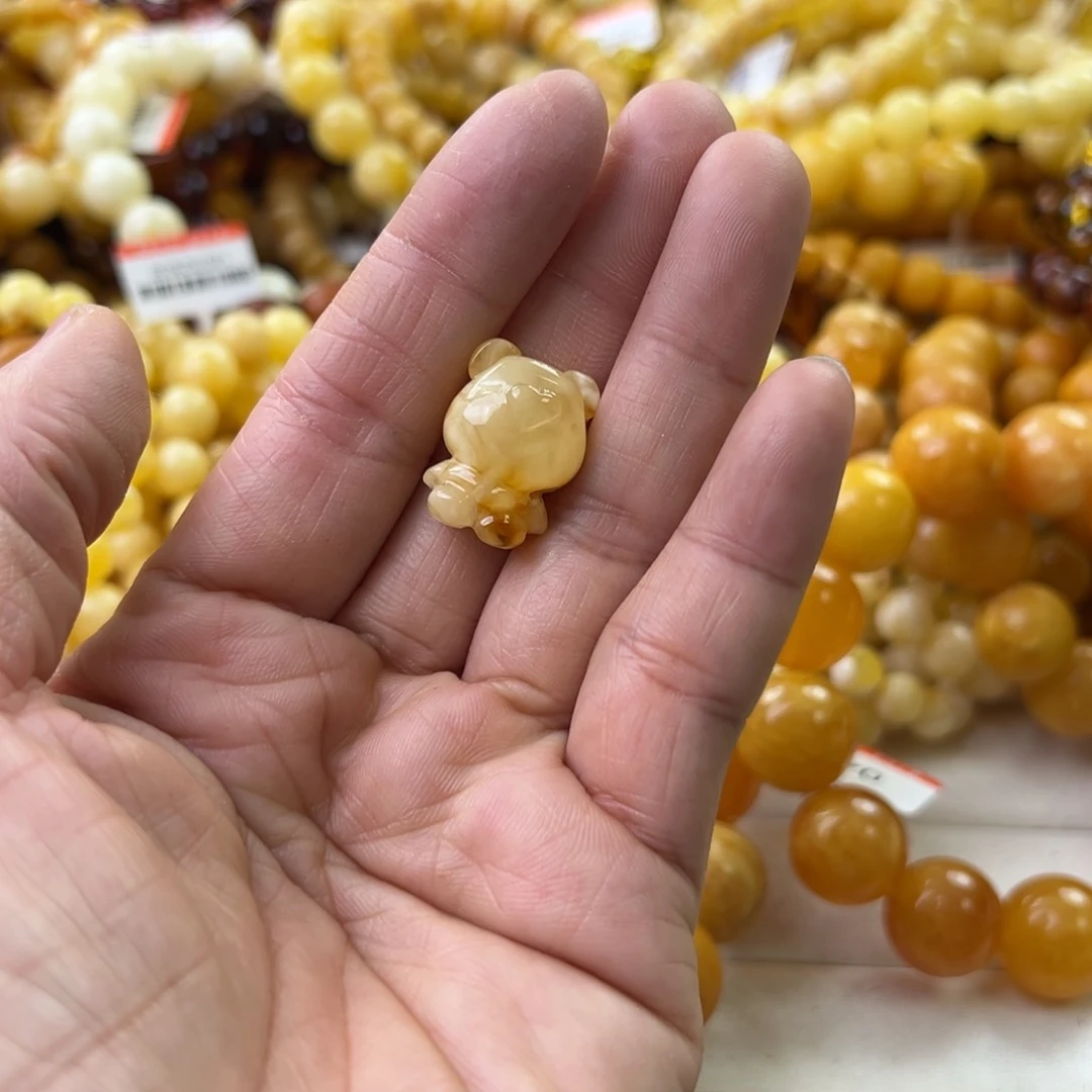 琥珀珠宝奇石未镶嵌