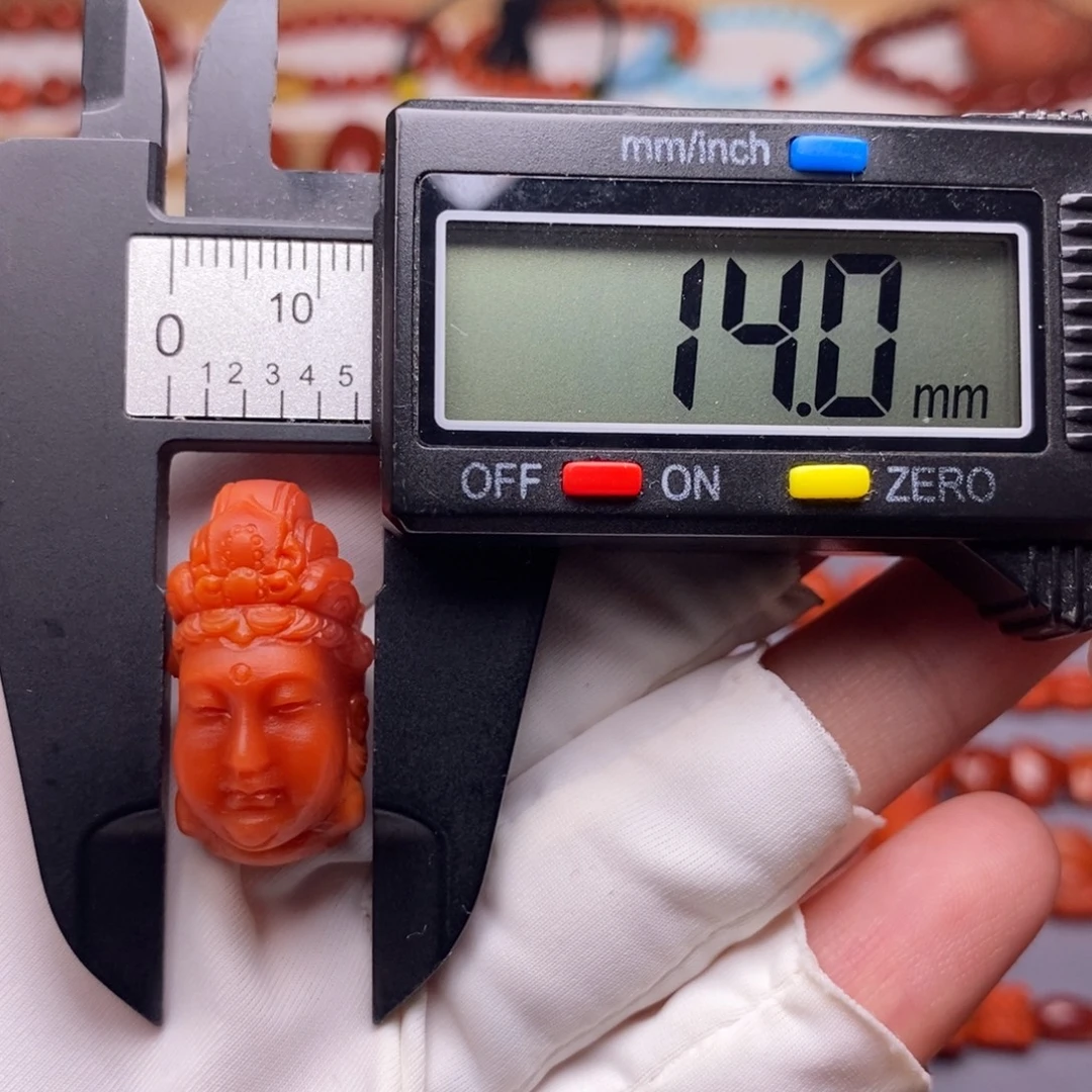 南红玛瑙未镶嵌配饰观音头 微瑕