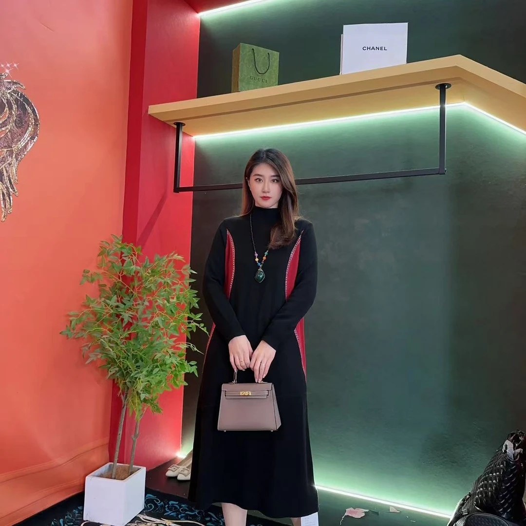 4543新款秋冬季黑红撞色针织裙 半高领收腰显瘦中长款连衣裙