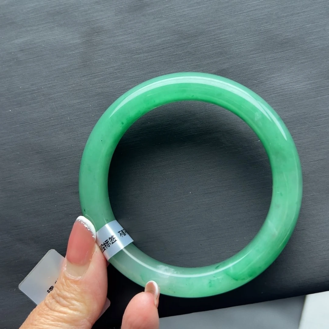 石英质玉（非洲翠）未镶嵌手镯