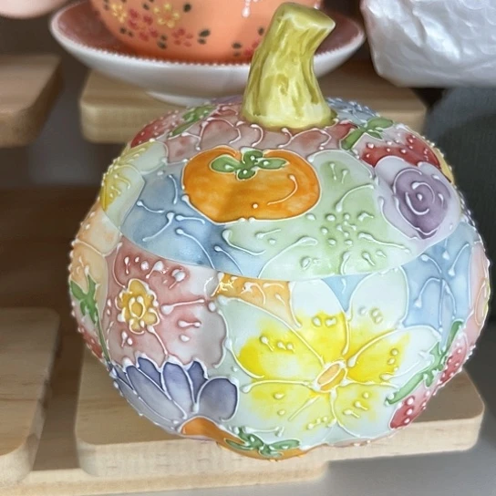 手绘高温釉下彩陶瓷