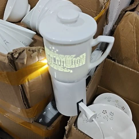 瓷玲珑中号办公杯两个带盖子微瑕疵