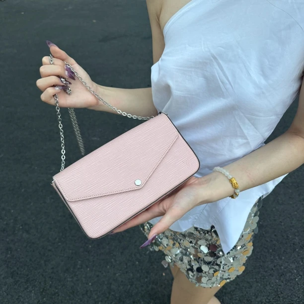 95新 LouisVuitton/路易威登 LV粉色水波纹三合一斜挎包