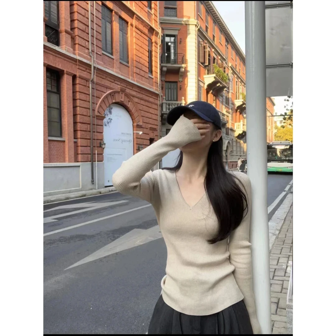 2024秋冬韩版v领纯色基础气质修身百搭内搭针织打底衫毛衣女