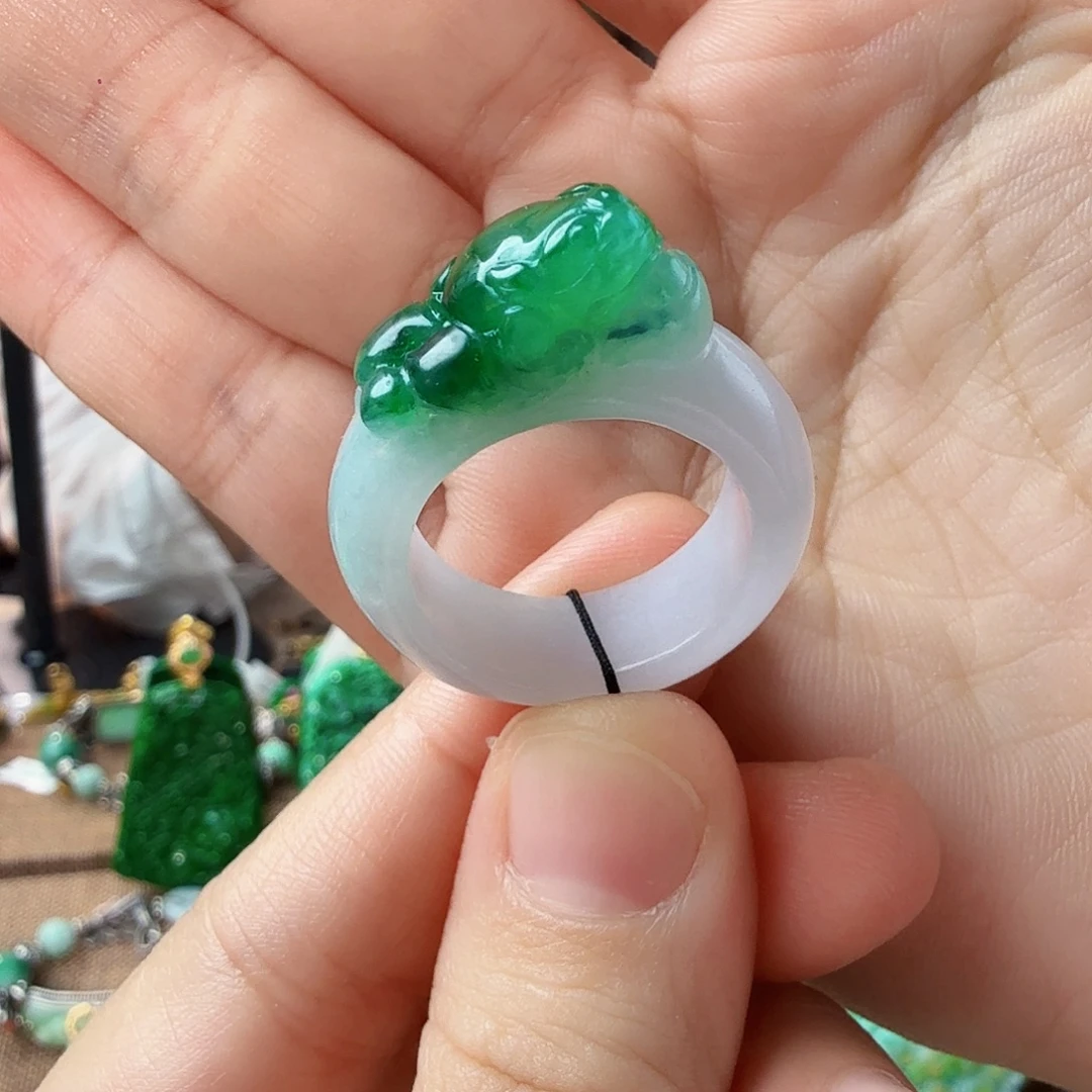 翡翠未镶嵌吊坠(不含链)福利