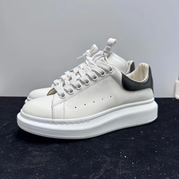 95新 Alexander McQueen/亚历山大·麦昆 40码/白黑 低帮板鞋