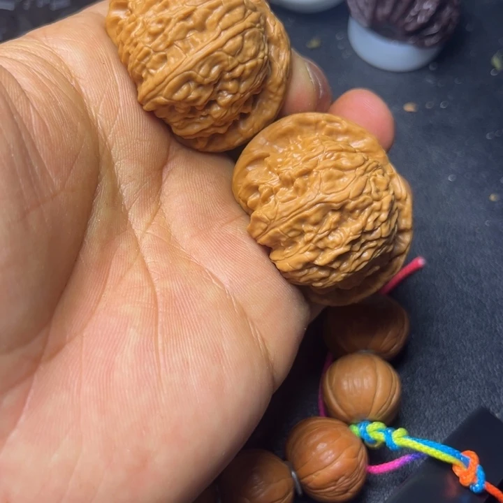 余***生吊坠骨质密度绝对没问题
