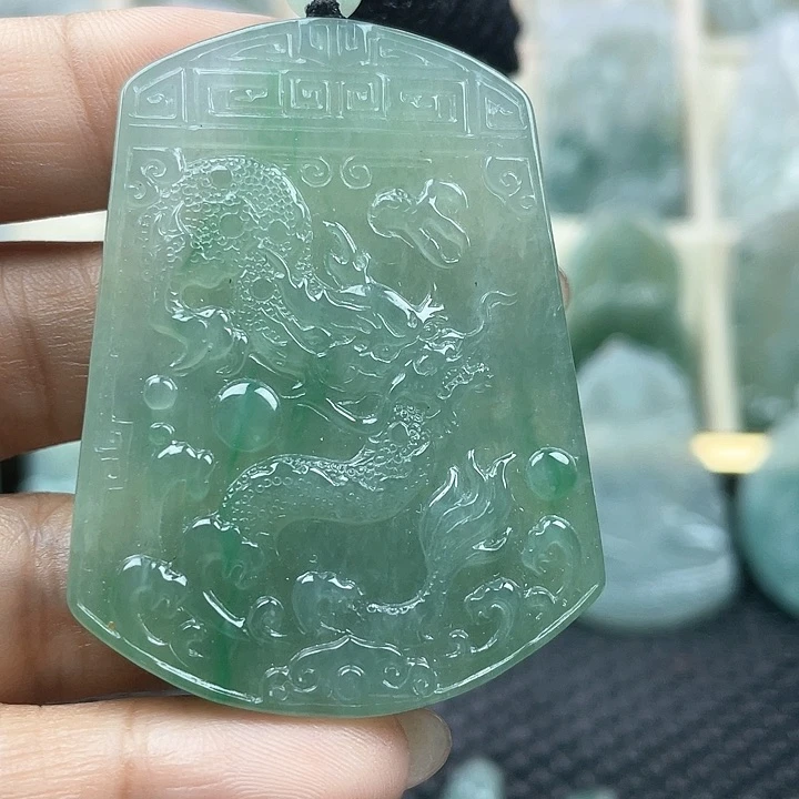 颈饰未镶嵌翡翠翡翠A货龙牌