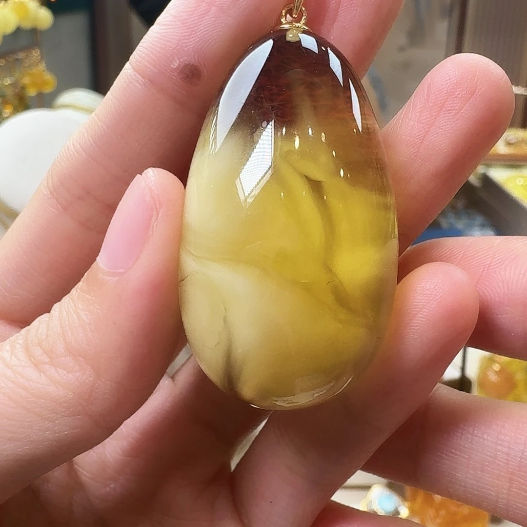琥珀未镶嵌颈饰吊坠