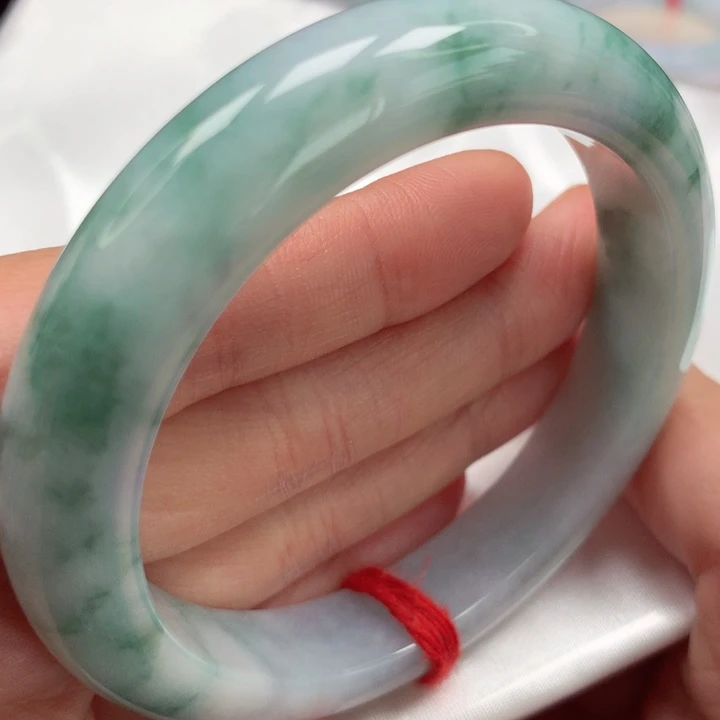 翡翠手镯未镶嵌冰胶飘花45