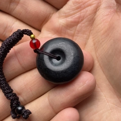 明***智和田玉未镶嵌颈饰