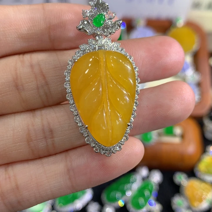 翡翠18K金镶嵌吊坠(不含链)叶子