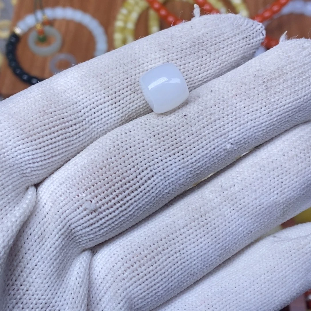 广***众和田玉未镶嵌耳饰