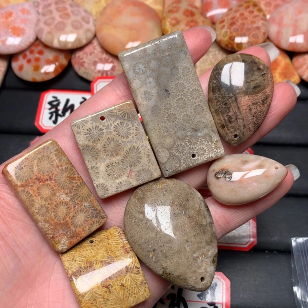 【闪购商品】硅化玉颈饰未镶嵌科*娜