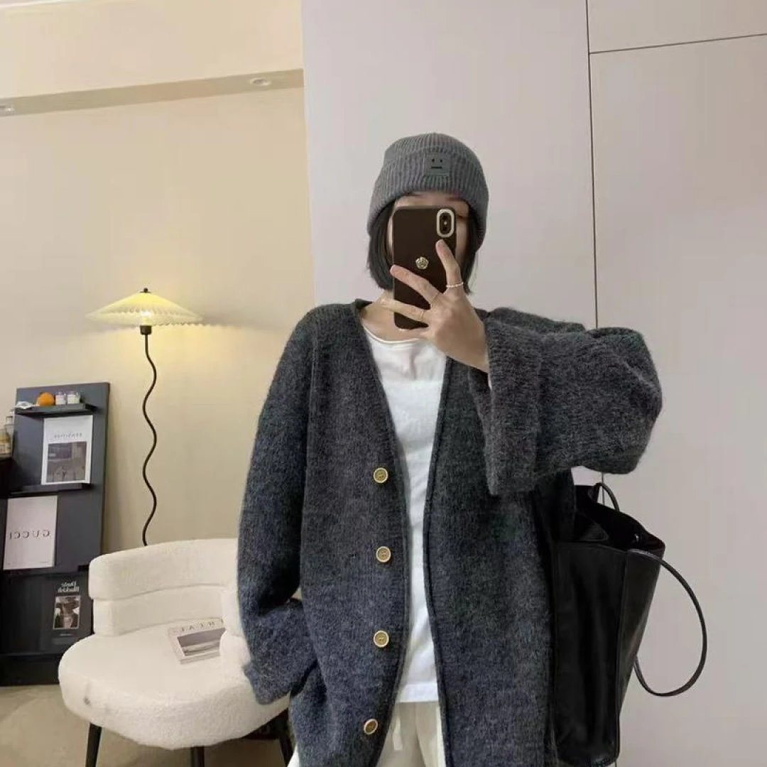 秋冬新款慵懒风女士开衫V领纯色宽松毛衣外套软糯针织衫上衣