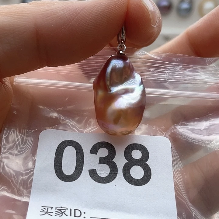 未镶嵌天然珍珠。  漏 漏 漏淡水珍珠