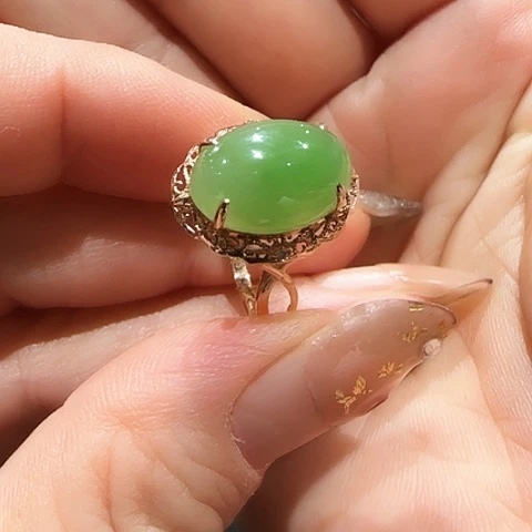 和田玉18K金镶嵌戒指