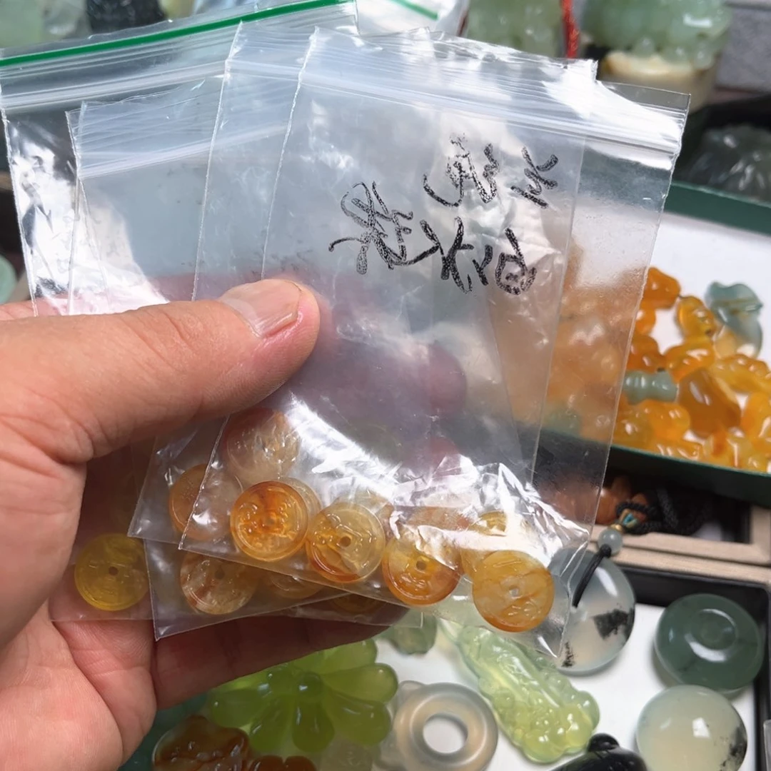 健***丽蛇纹石玉未镶嵌颈饰