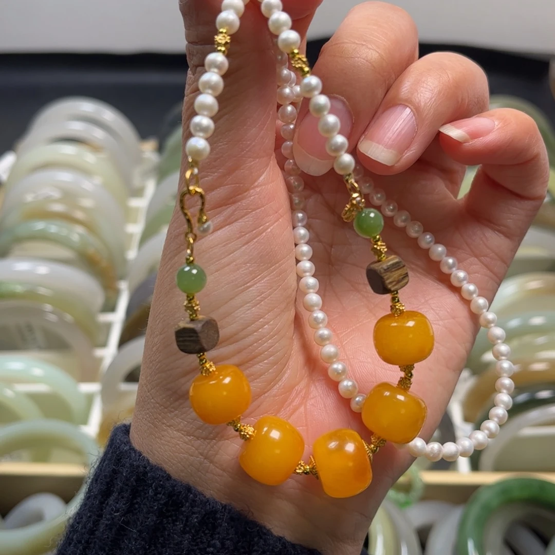 等***于蜜蜡未镶嵌裸石项链