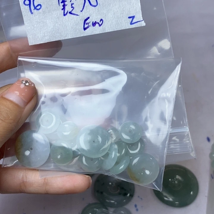 ****当定制翡翠未镶嵌不退