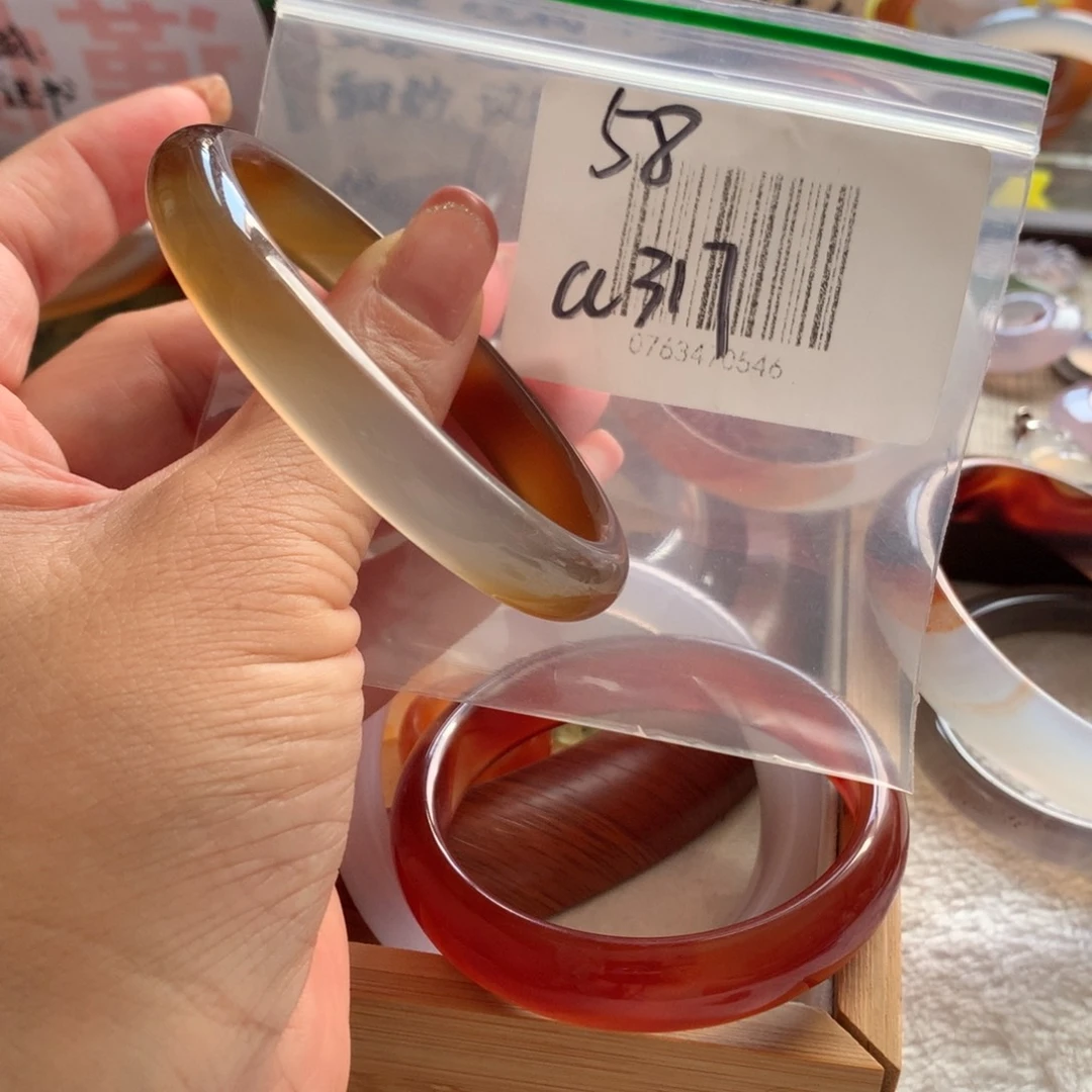 玛瑙/玉髓手镯未镶嵌58