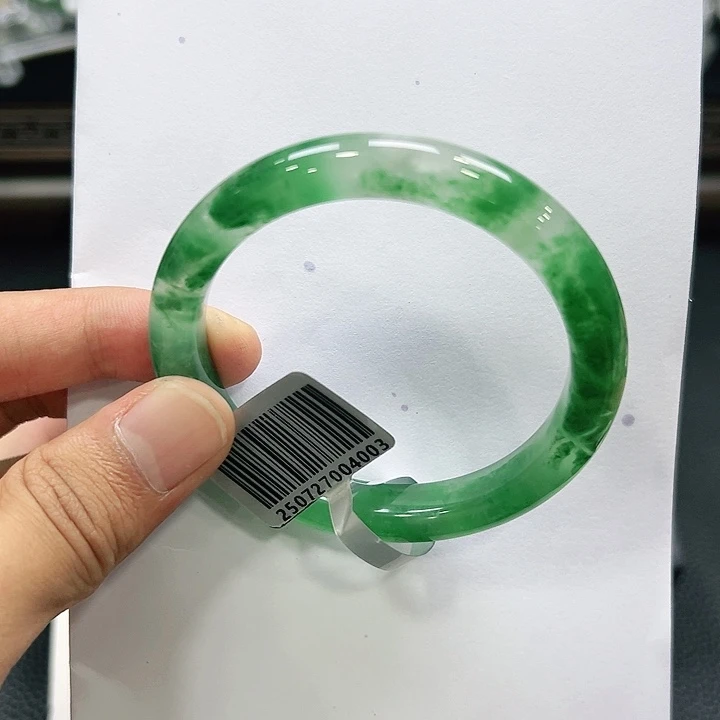 未镶嵌手镯石英质玉（非洲翠）