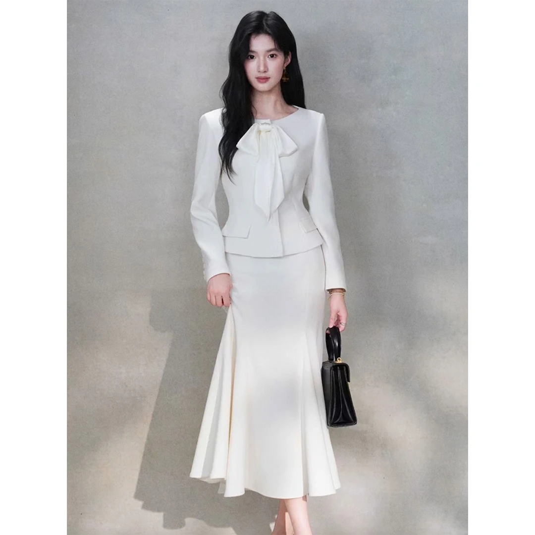 清冷富家千金穿搭高级感大方得体轻熟御姐小香风白色连衣裙套装秋