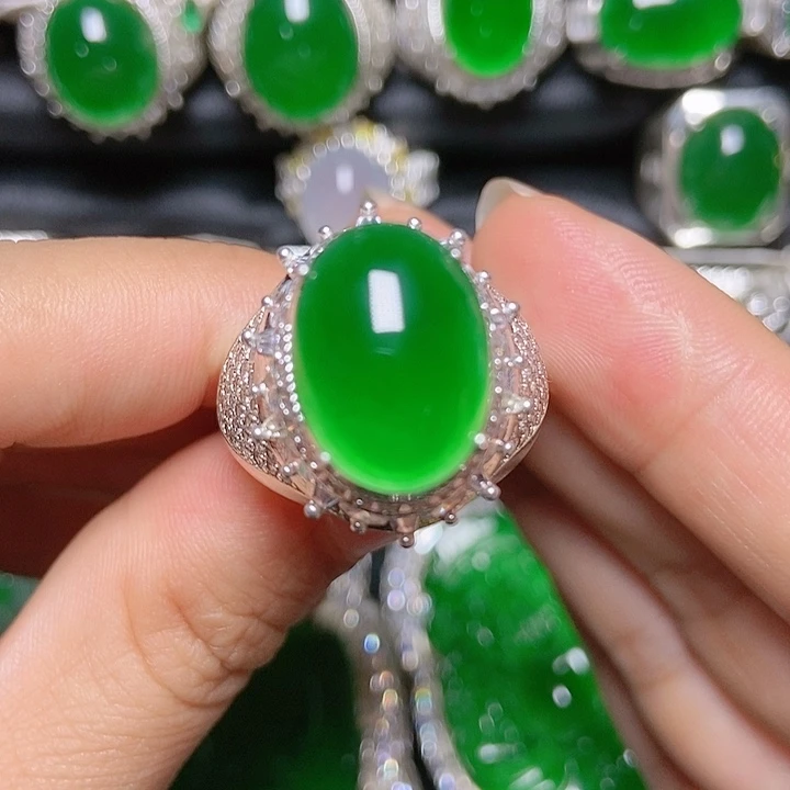 未镶嵌挂件翡翠蛋面