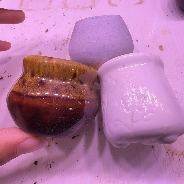 盆16，3个拇指盆一起，多肉花盆闲置处理不介意的拍！