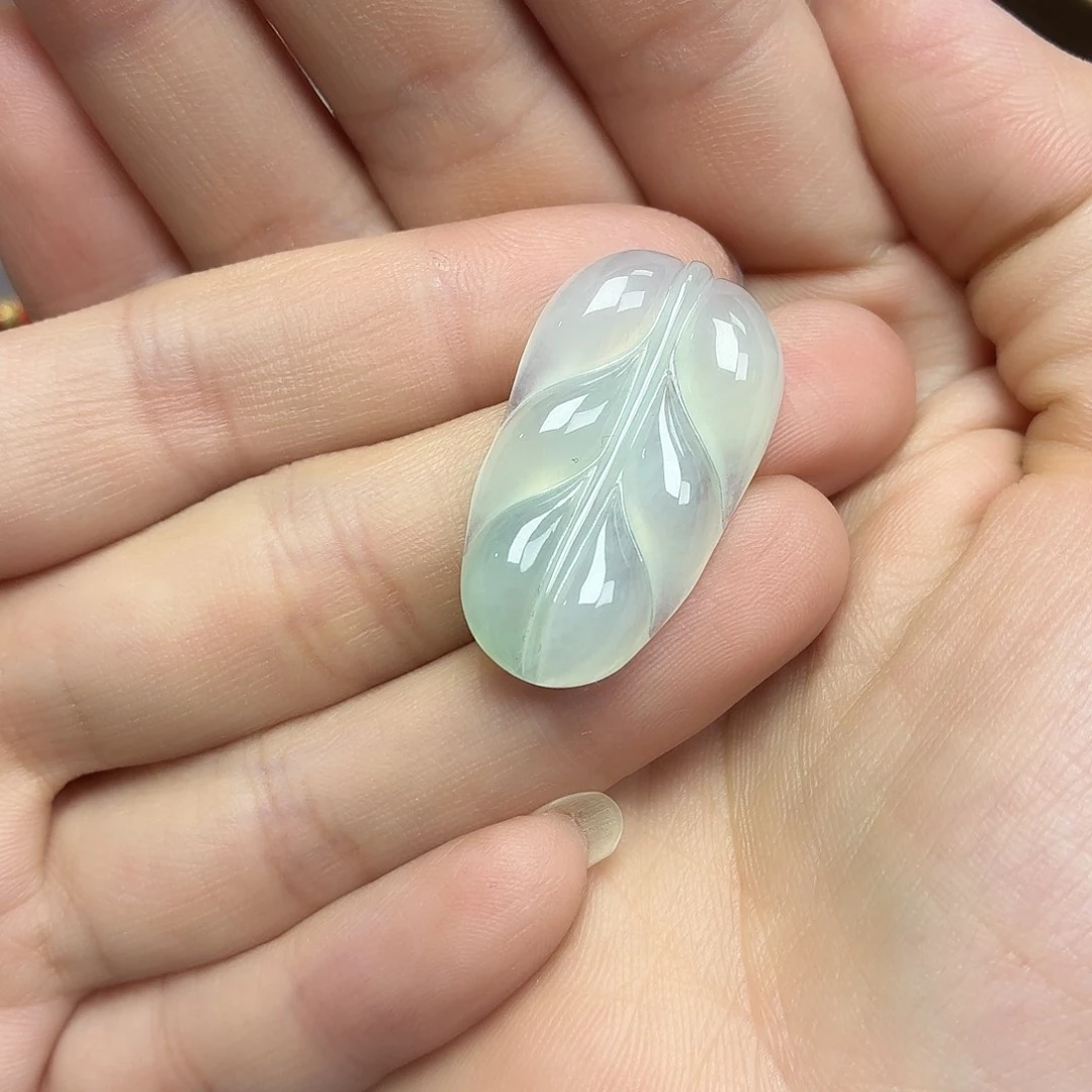 翡翠未镶嵌颈饰绿叶