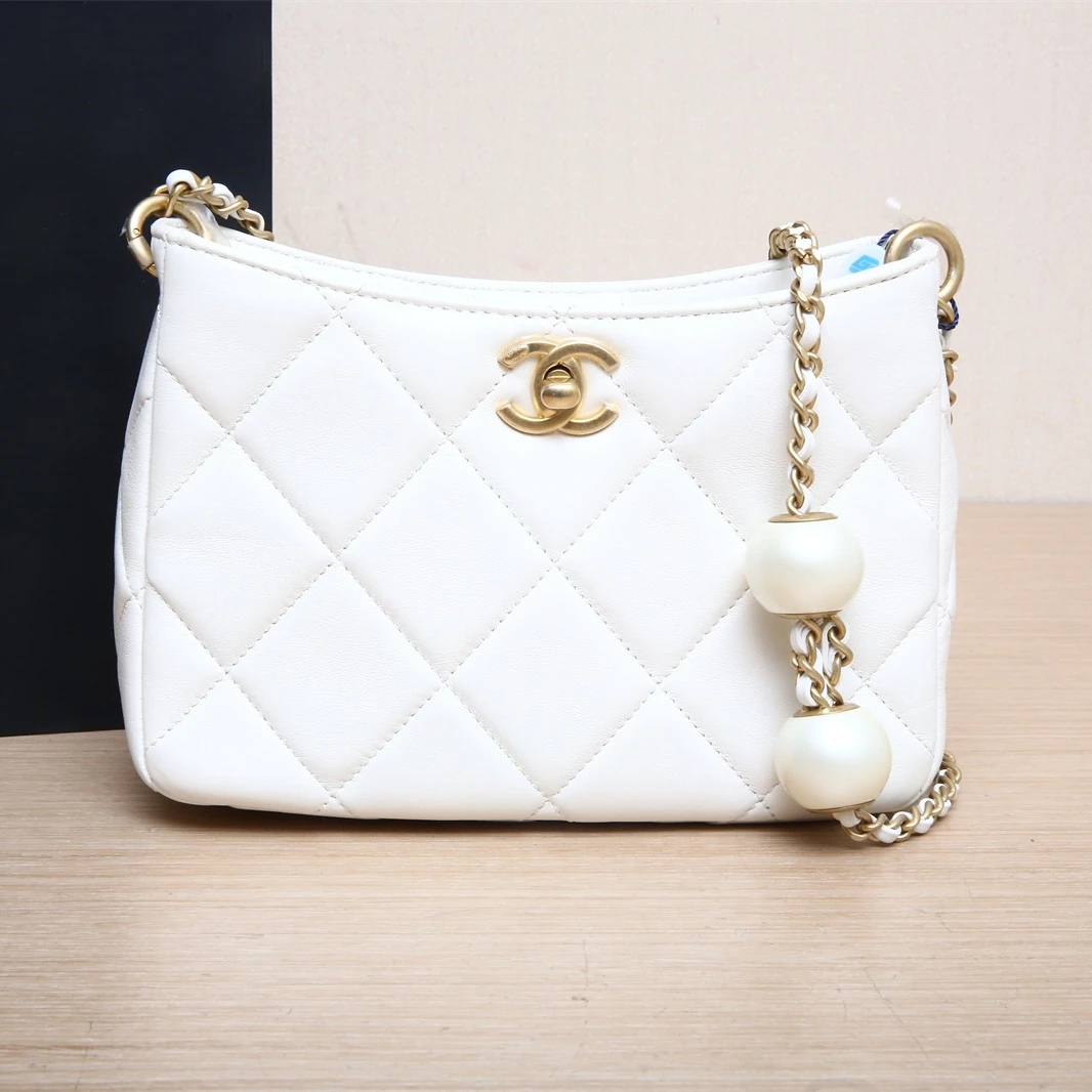 95新 Chanel/香奈儿 24S 双珍珠 HOBO/20CM斜挎包P205117185